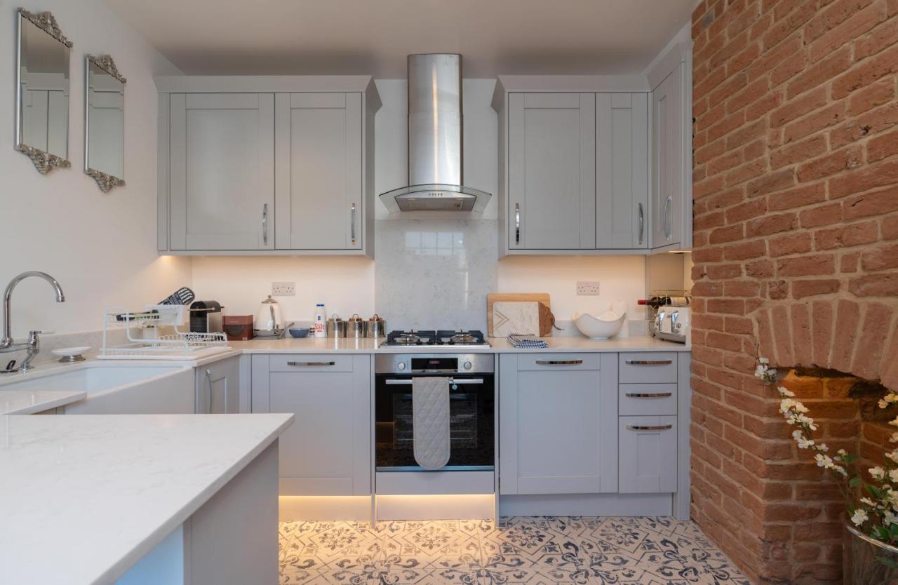 Gloucester Place Townhouse With Hot Tub! Cheltenham Exterior foto
