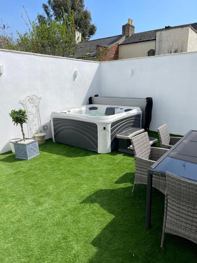 Gloucester Place Townhouse With Hot Tub! Cheltenham Exterior foto